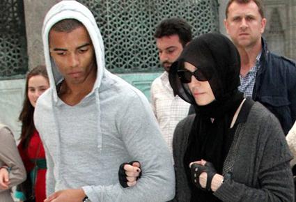 مادونا بالحجاب... في تركيا